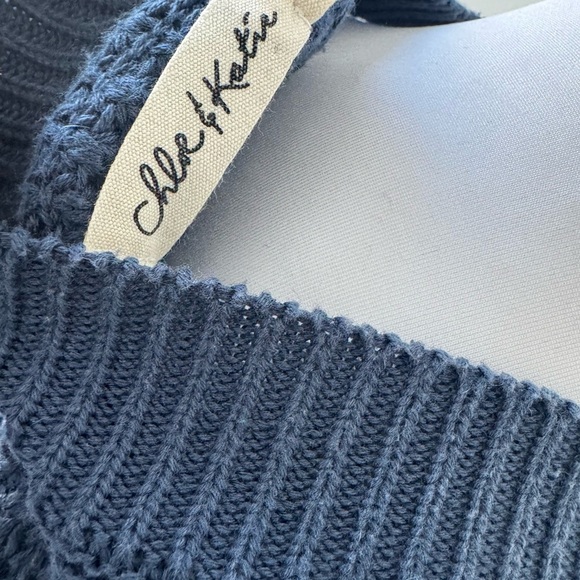 Navy Ribbed Knit Halter Tank 💙 - Picture 2 of 5